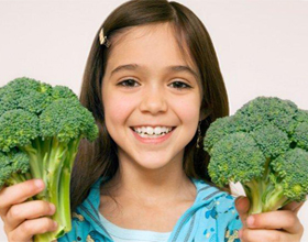 Ребенок и овощи