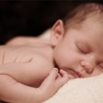 Можно ли грудному ребенку спать на животе